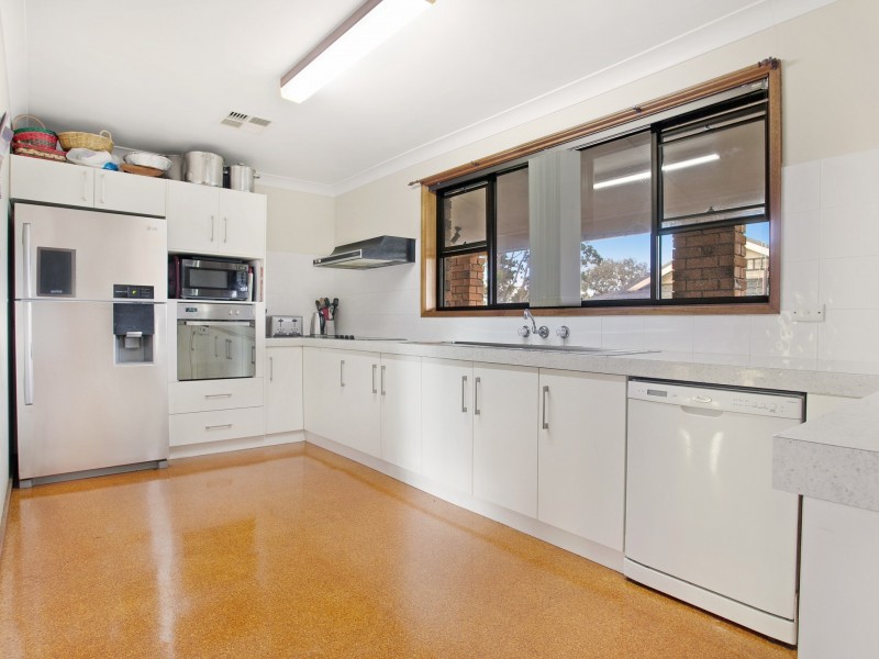 28 Kenton Crescent, Valentine NSW 2280