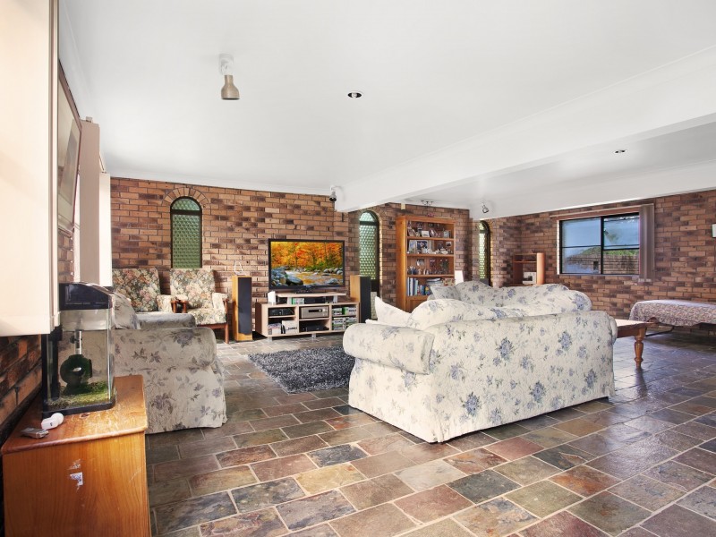 28 Kenton Crescent, Valentine NSW 2280