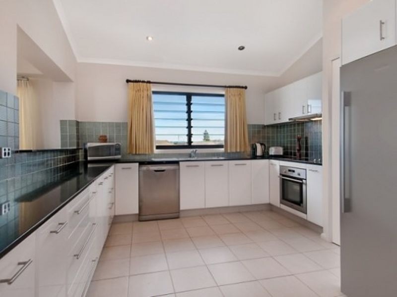 10 Booth Street, Stockton NSW 2295