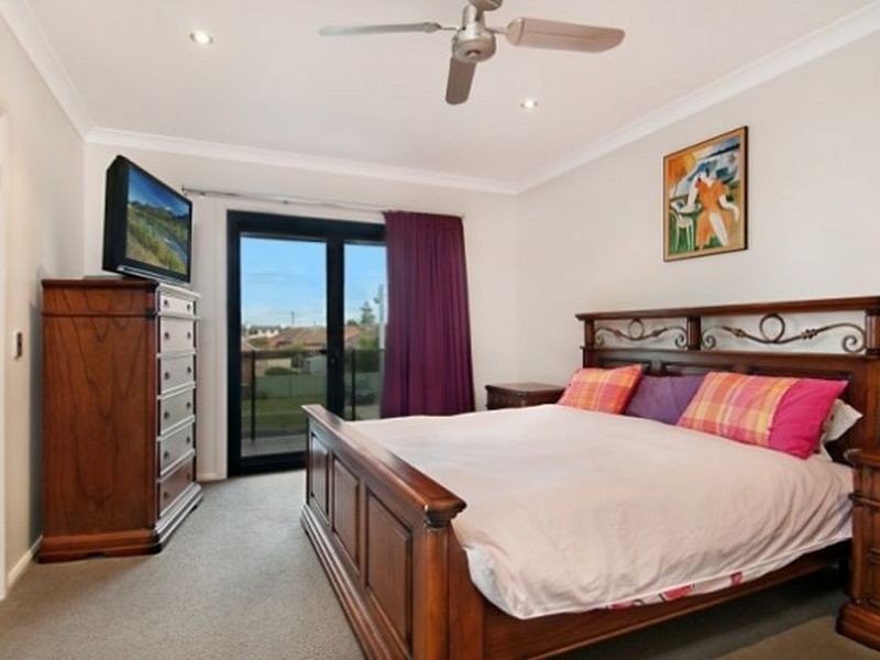 10 Booth Street, Stockton NSW 2295