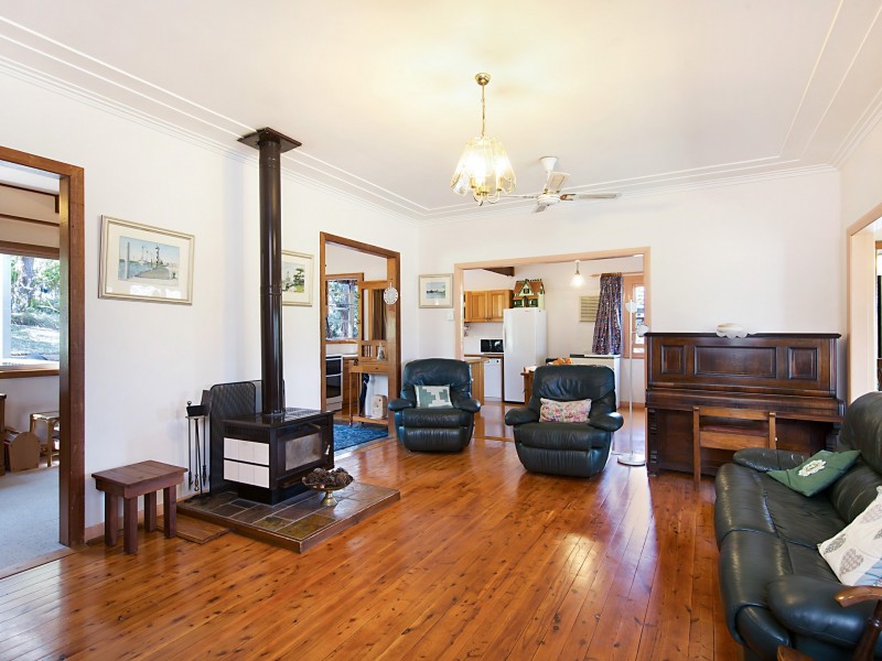 24 Birubi Close, Eleebana NSW 2282