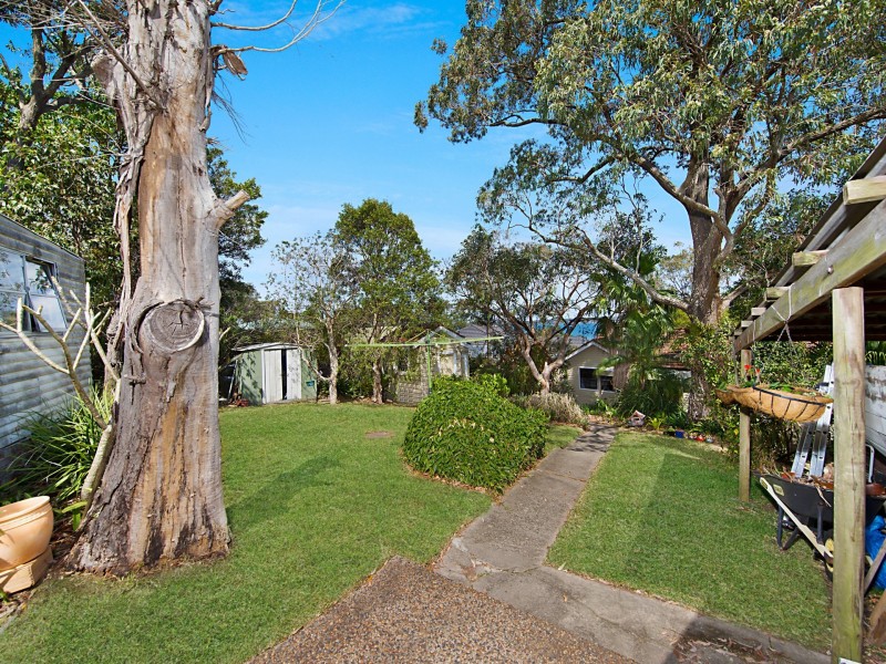 24 Birubi Close, Eleebana NSW 2282