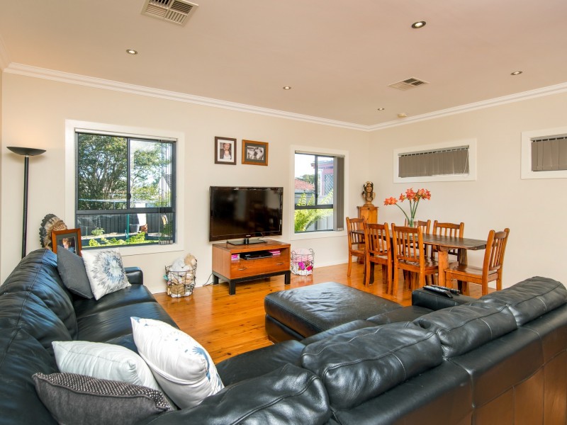 22 Sampson Avenue, Belmont North NSW 2280