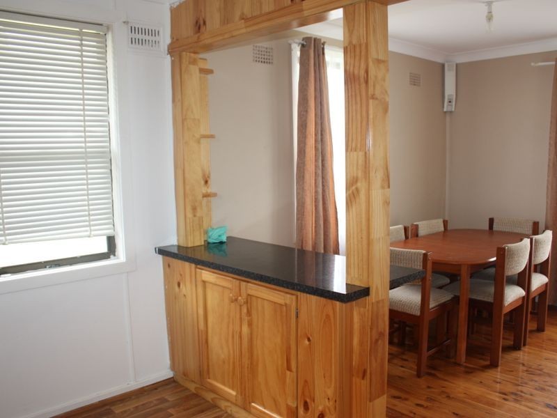 2 Cassia Crescent, Gateshead NSW 2290