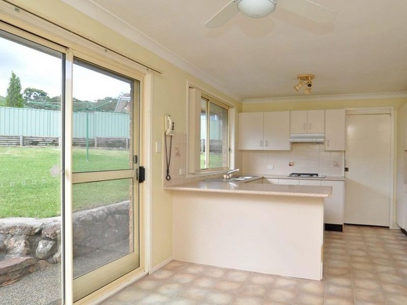 4 Croydon Place, Warners Bay NSW 2282