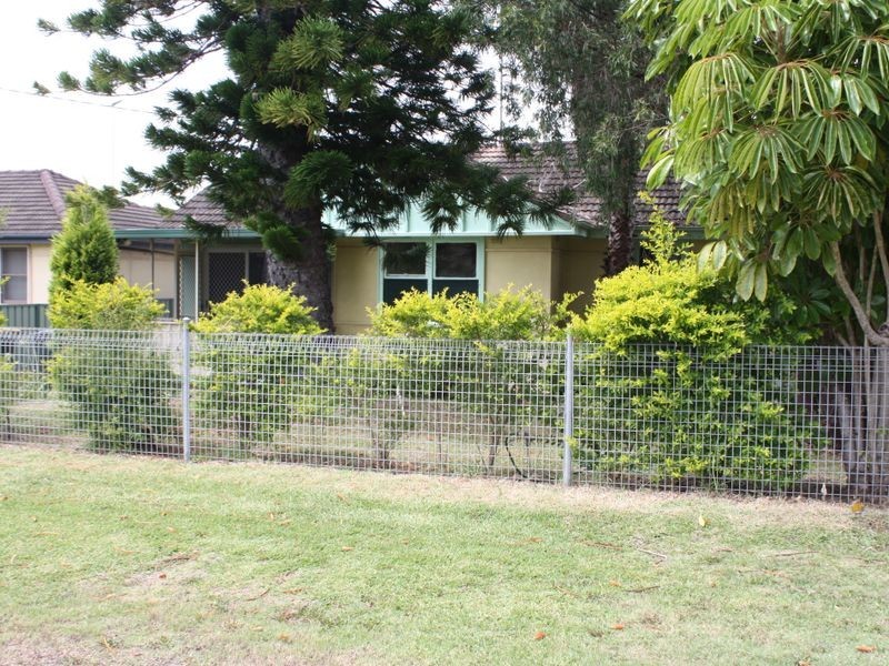 24 Cassia Crescent, Gateshead NSW 2290