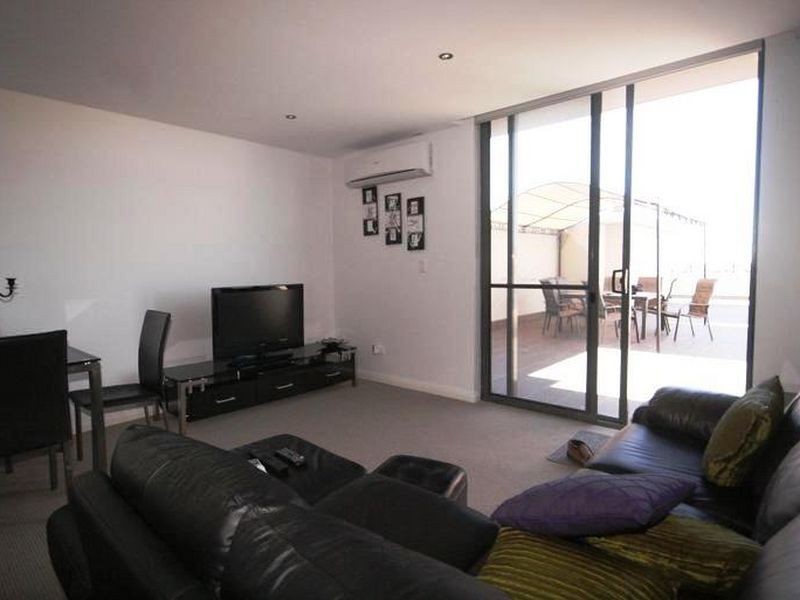 E602/18-20 Smart Street, Charlestown NSW 2290