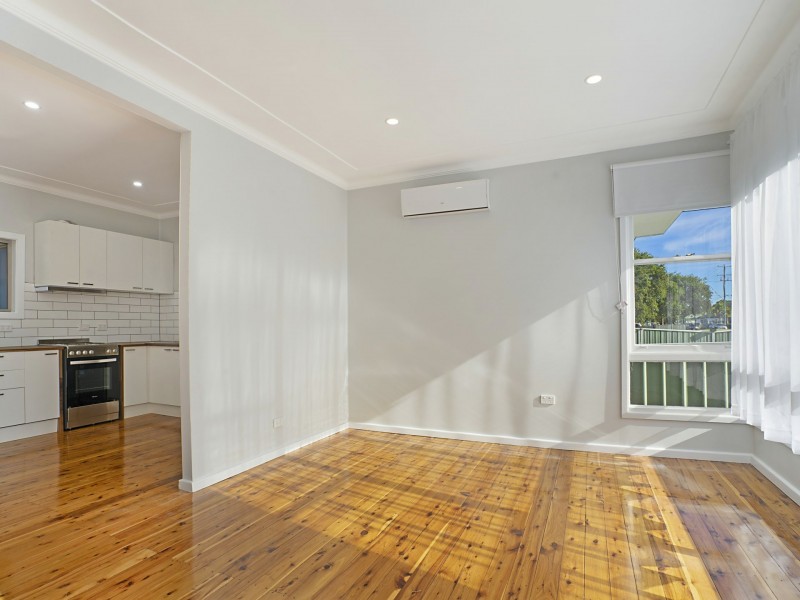 30 Warners Bay Rd, Warners Bay NSW 2282