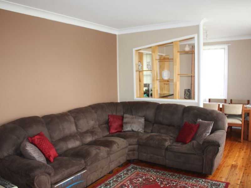 2 Cassia Crescent, Gateshead NSW 2290