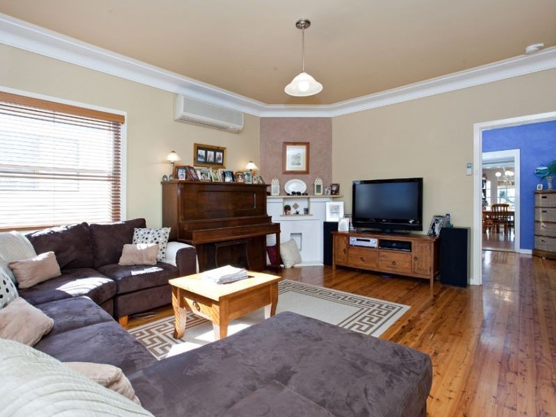 72 Lambton Road, Waratah NSW 2298
