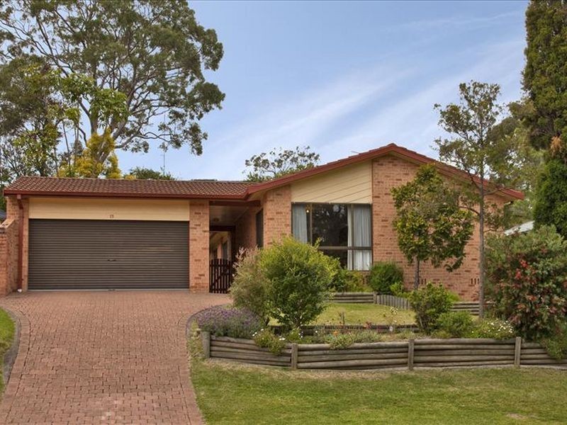 15 Rothbury Street, Eleebana NSW 2282