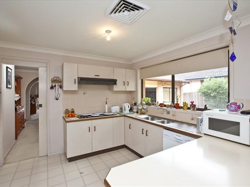 15 Rothbury Street, Eleebana NSW 2282