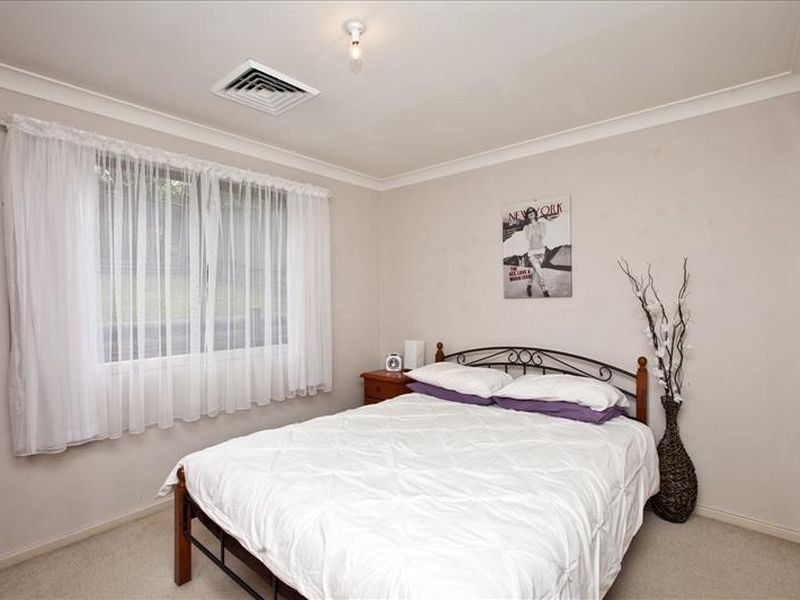 15 Rothbury Street, Eleebana NSW 2282