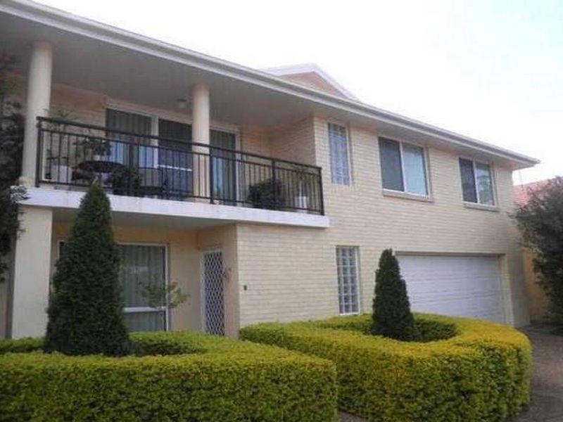 3/4 Louisa Avenue, Highfields NSW 2289