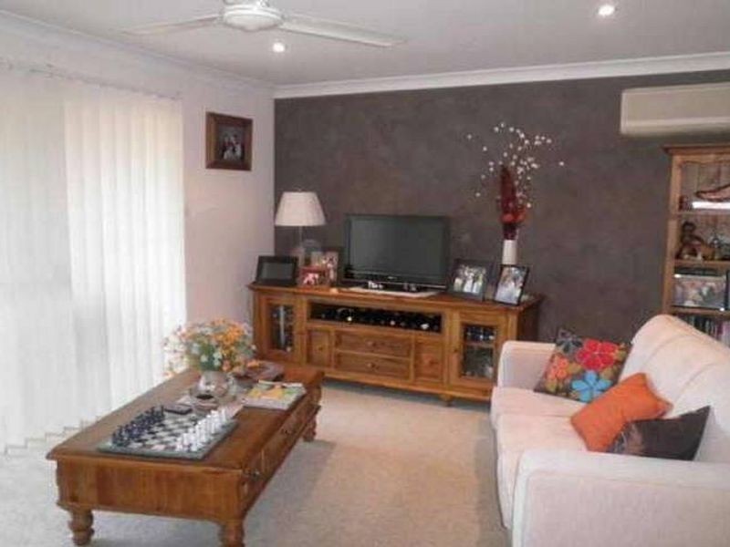 3/4 Louisa Avenue, Highfields NSW 2289