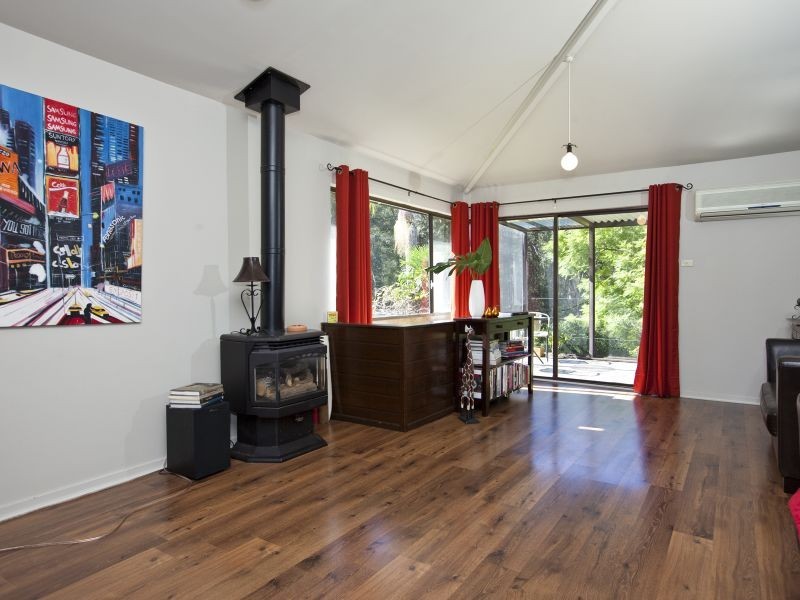 16 Lois Crescent, Cardiff NSW 2285