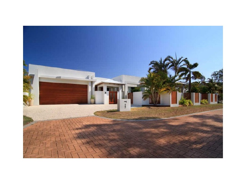 2 Undanbi Lane, Twin Waters QLD 4564