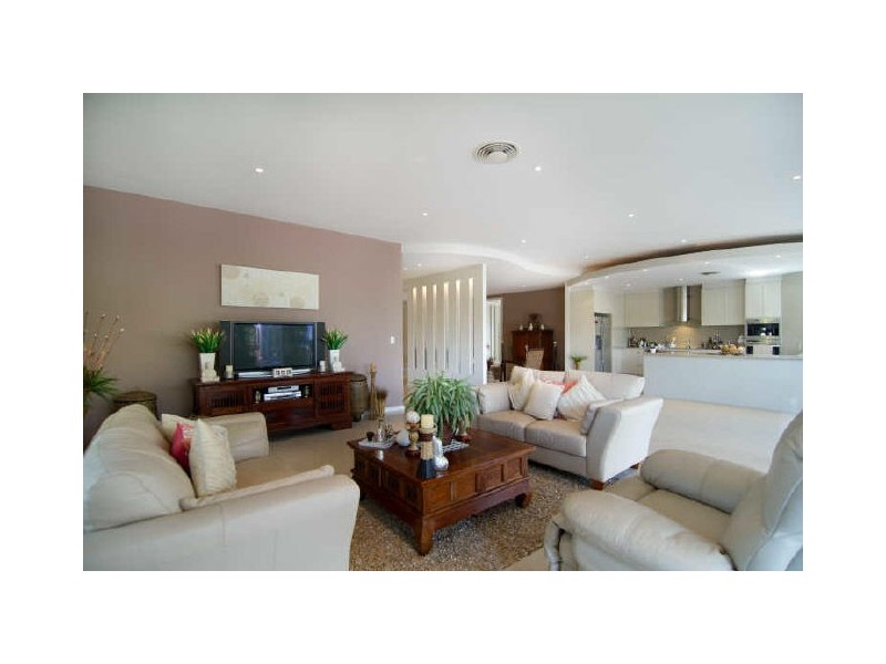 2 Undanbi Lane, Twin Waters QLD 4564