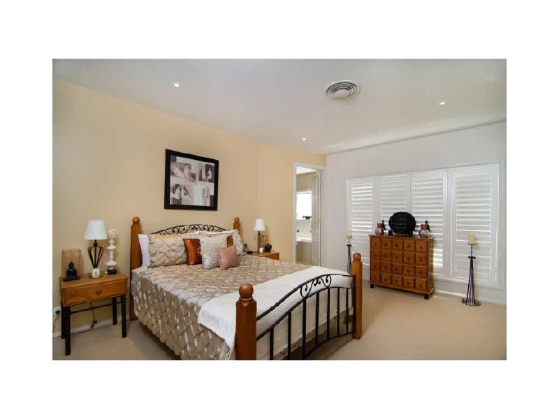 2 Undanbi Lane, Twin Waters QLD 4564