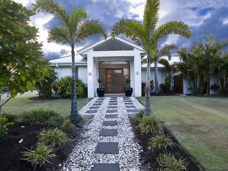 17 Veerings Crescent, Twin Waters QLD 4564