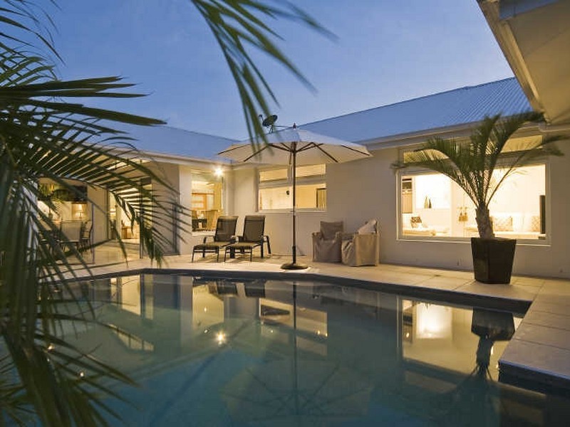17 Veerings Crescent, Twin Waters QLD 4564