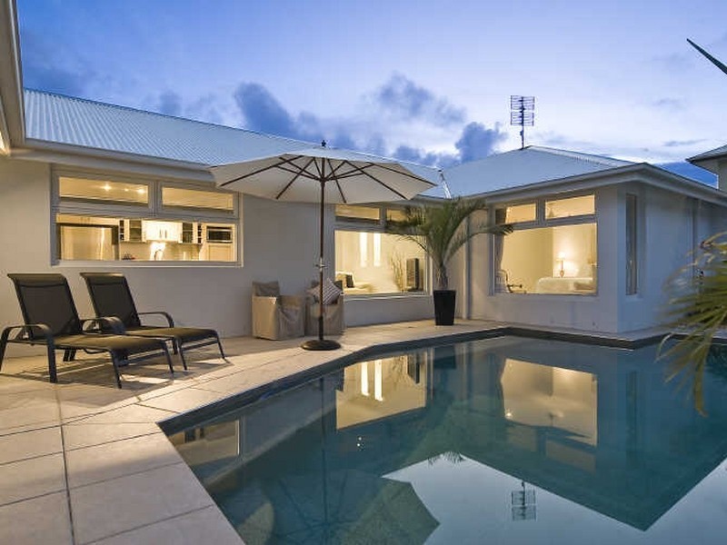 17 Veerings Crescent, Twin Waters QLD 4564