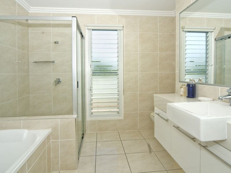 49 Baywater Drive, Twin Waters QLD 4564