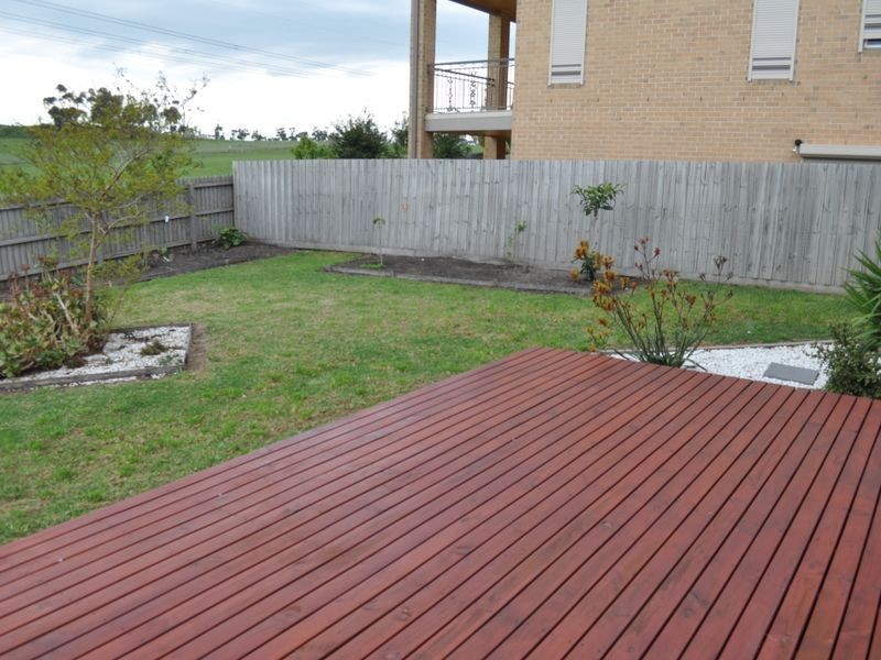 16 Wild Crescent, Roxburgh Park VIC 3064