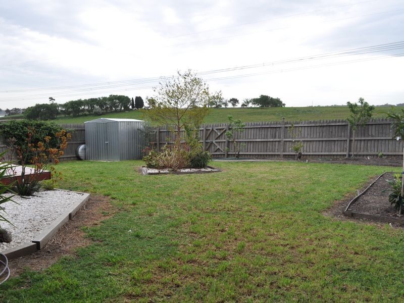16 Wild Crescent, Roxburgh Park VIC 3064