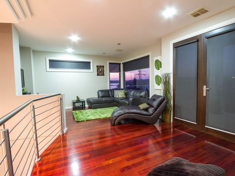 17 Bickerton Way, Roxburgh Park VIC 3064