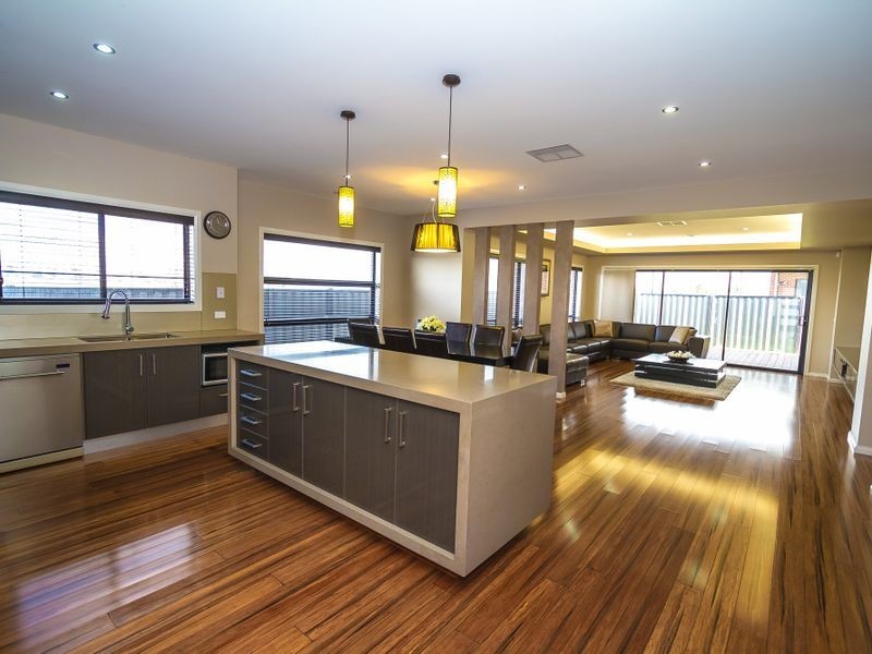 3 Westbury Parkway, Roxburgh Park VIC 3064