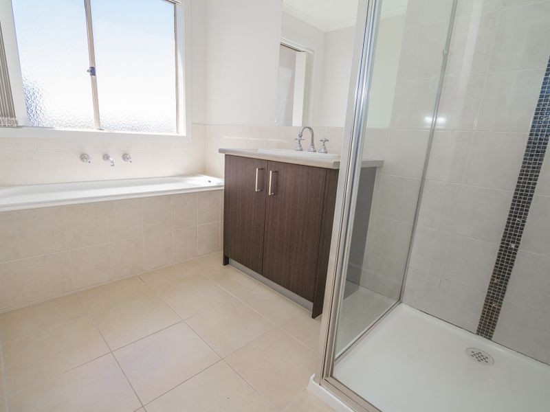 14 David Circuit, Hillside VIC 3037