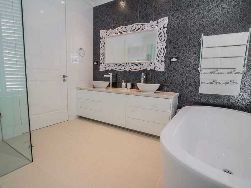 31 Helmsdale Crescent, Greenvale VIC 3059