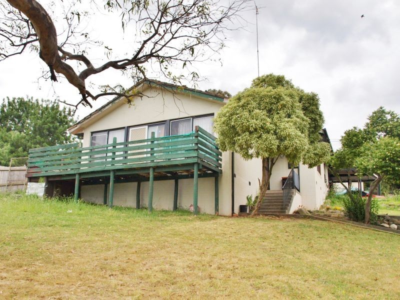 30 Hendricks Crescent, Jacana VIC 3047