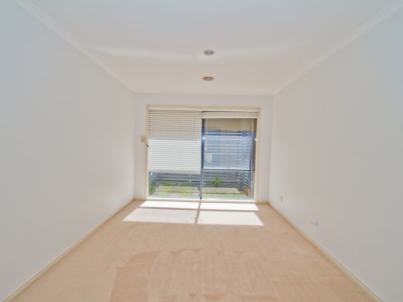 18 Marne Drive, Roxburgh Park VIC 3064