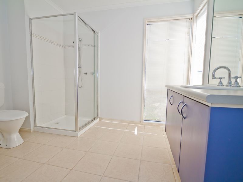 18 Marne Drive, Roxburgh Park VIC 3064