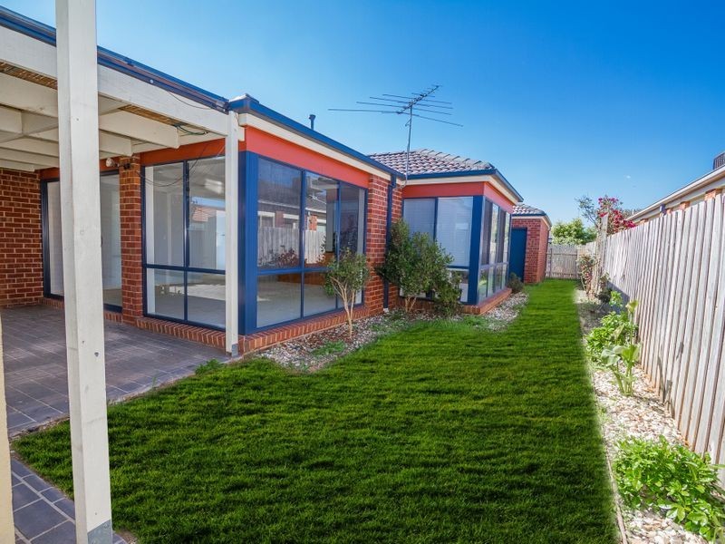 18 Marne Drive, Roxburgh Park VIC 3064