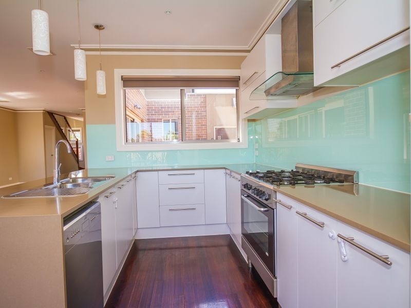 10 Grosvenor Square, Craigieburn VIC 3064
