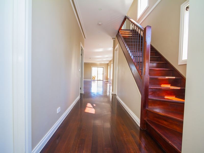 10 Grosvenor Square, Craigieburn VIC 3064