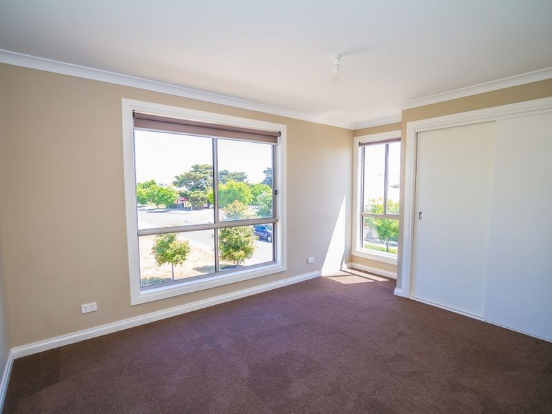 10 Grosvenor Square, Craigieburn VIC 3064