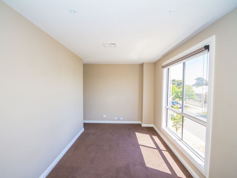 10 Grosvenor Square, Craigieburn VIC 3064