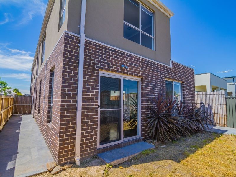10 Grosvenor Square, Craigieburn VIC 3064