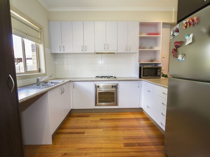 2/3 Whiltshire Drive, Roxburgh Park VIC 3064