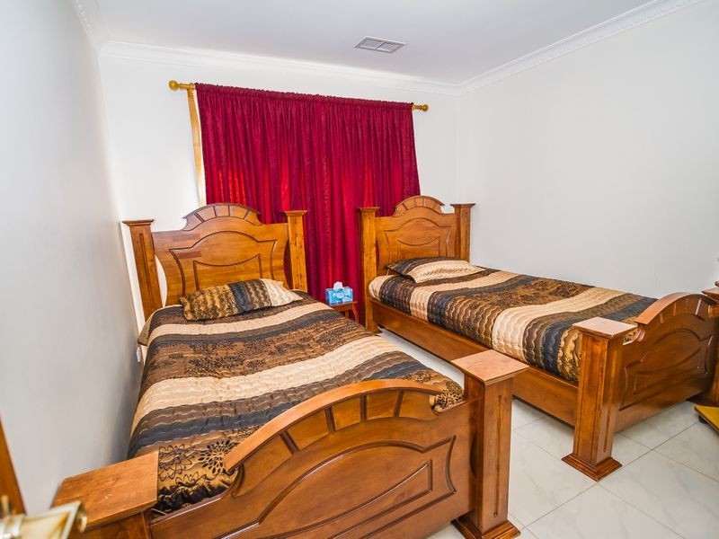 3 Wise Way, Roxburgh Park VIC 3064