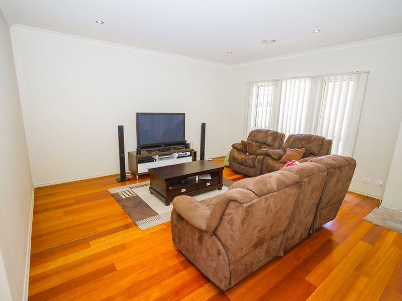 2/39 Banksia Grove, Tullamarine VIC 3043