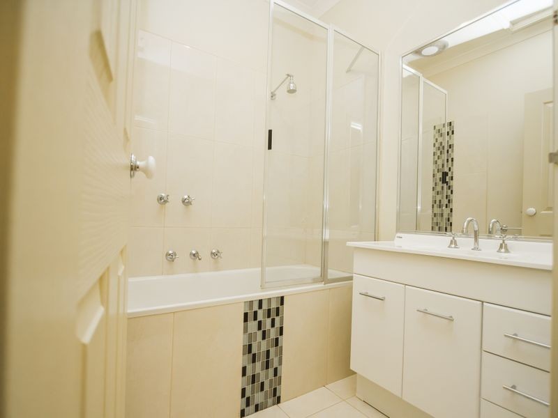 2/39 Banksia Grove, Tullamarine VIC 3043