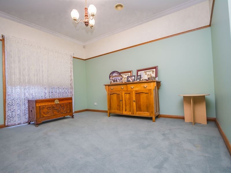 17 Honeyeater Crescent, Taylors Lakes VIC 3038