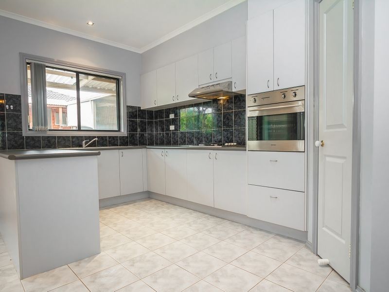 5 Woodbine Close, Craigieburn VIC 3064