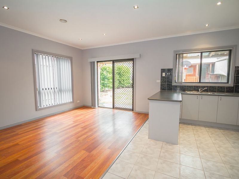 5 Woodbine Close, Craigieburn VIC 3064