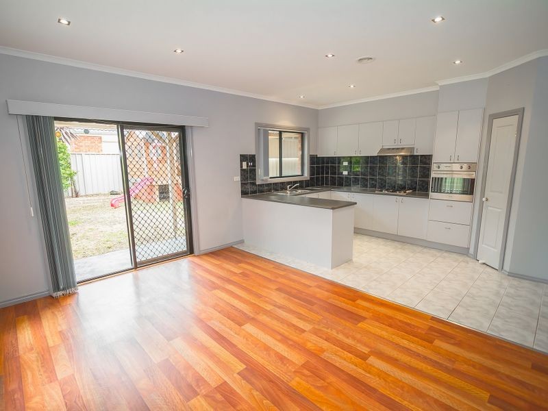 5 Woodbine Close, Craigieburn VIC 3064